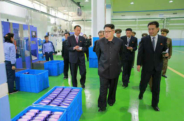周轉(zhuǎn)箱在朝鮮國企也很火，金正恩親自視察