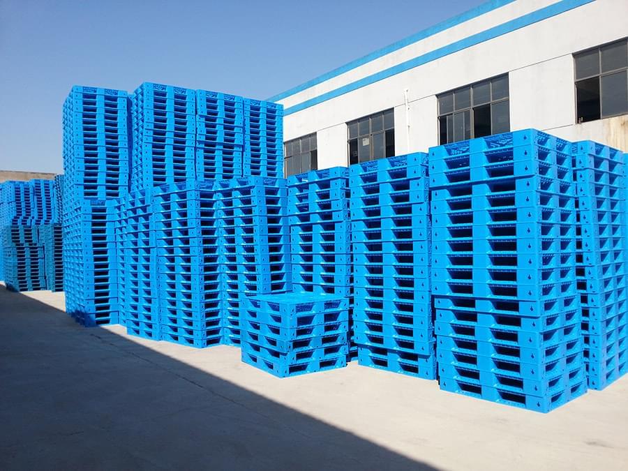 田字網(wǎng)格塑料托盤，一種可以堆碼的塑料托盤