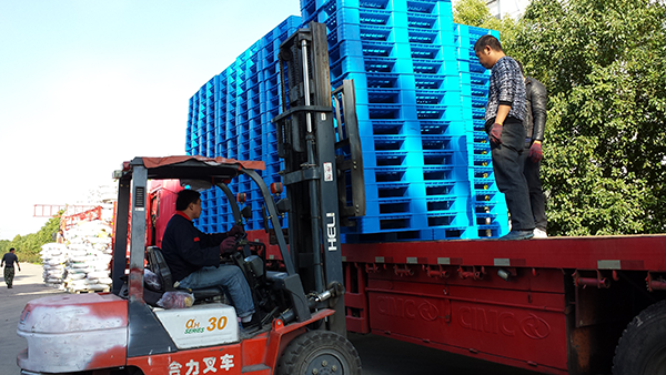 塑料托盤選雙面還是單面，這是個問題！